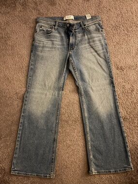 Hollister Men's Faded Medium Blue Relaxed Jeans